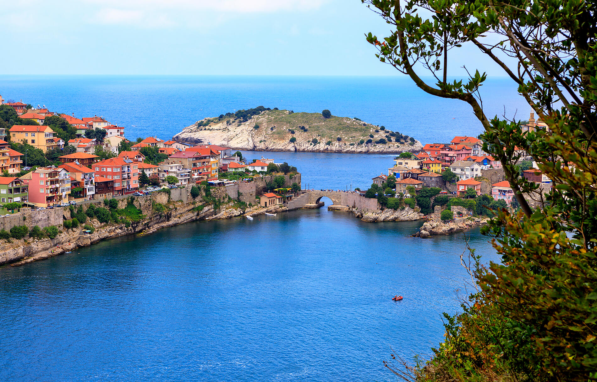 iStock-1034917126.jpg