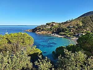 Randonnée vers le village fortifié de Giglio Castello