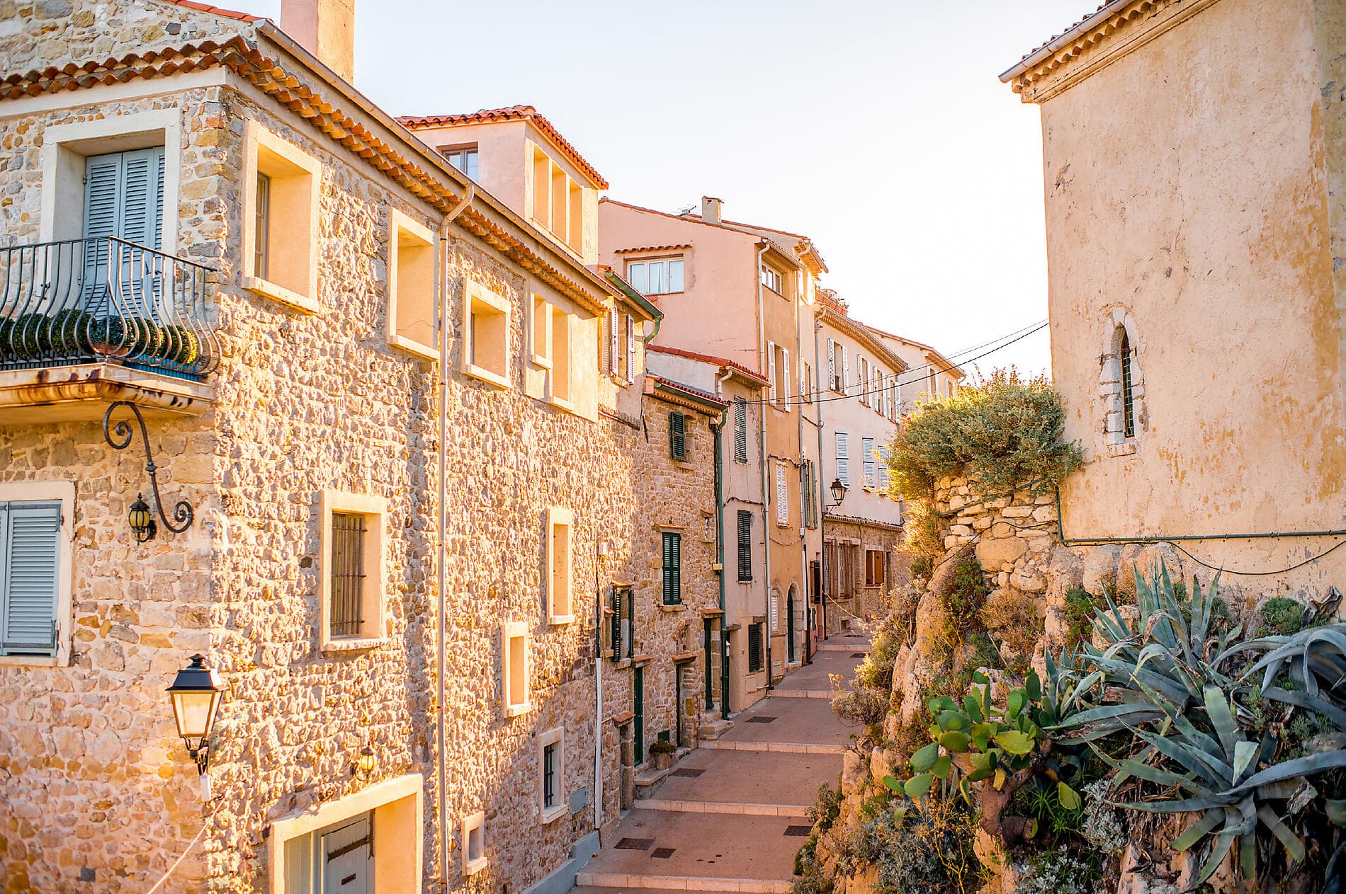 L’art en filigrane, des rivages français aux côtes italiennes 