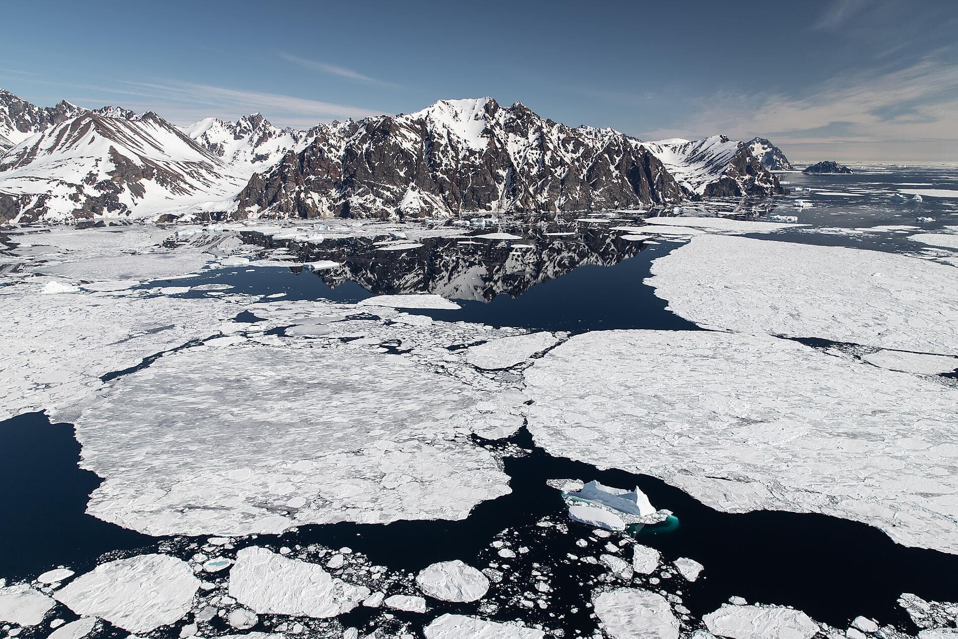 Banquise inexplorée du nord-est du Groenland