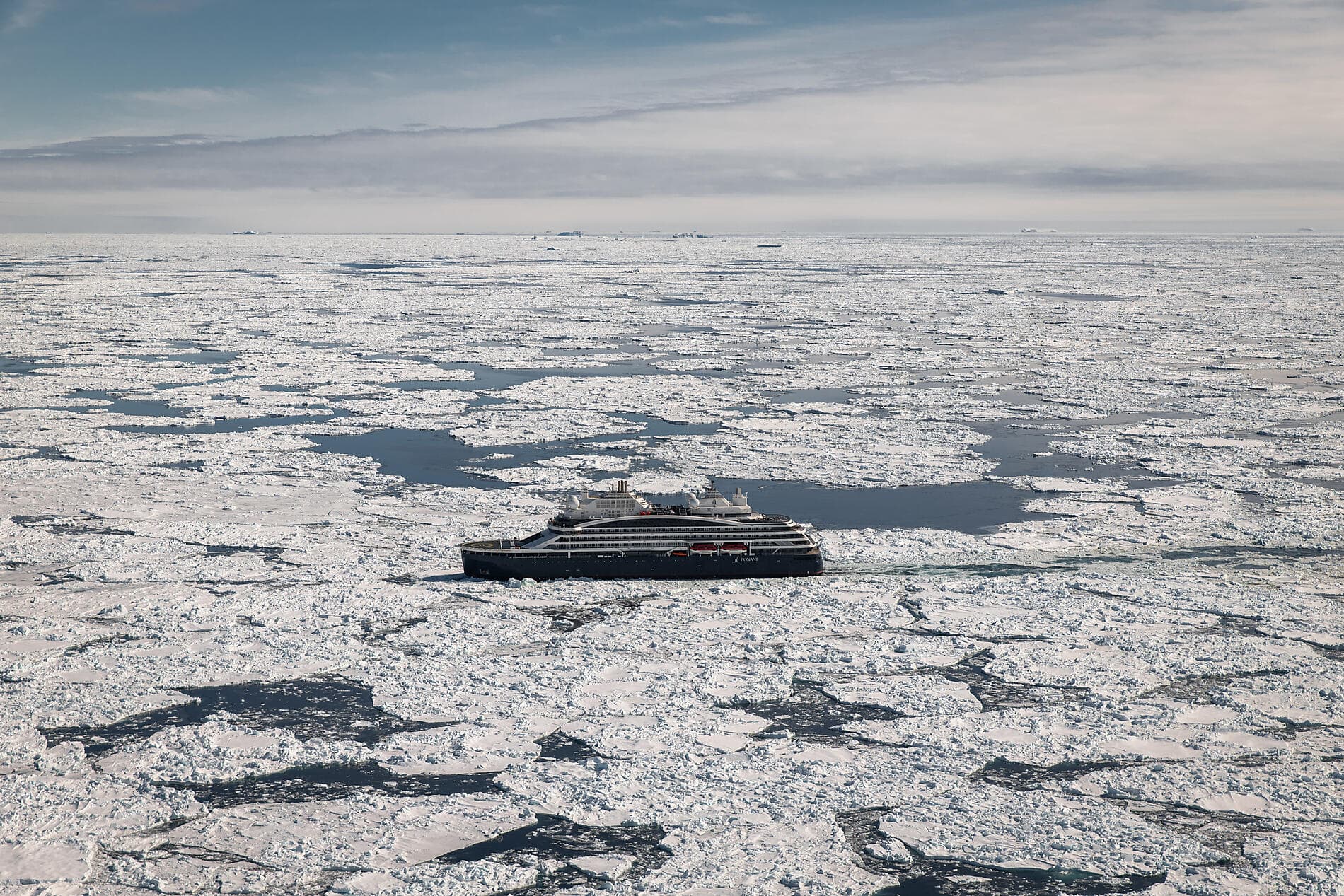 Banquise inexplorée du nord-est du Groenland