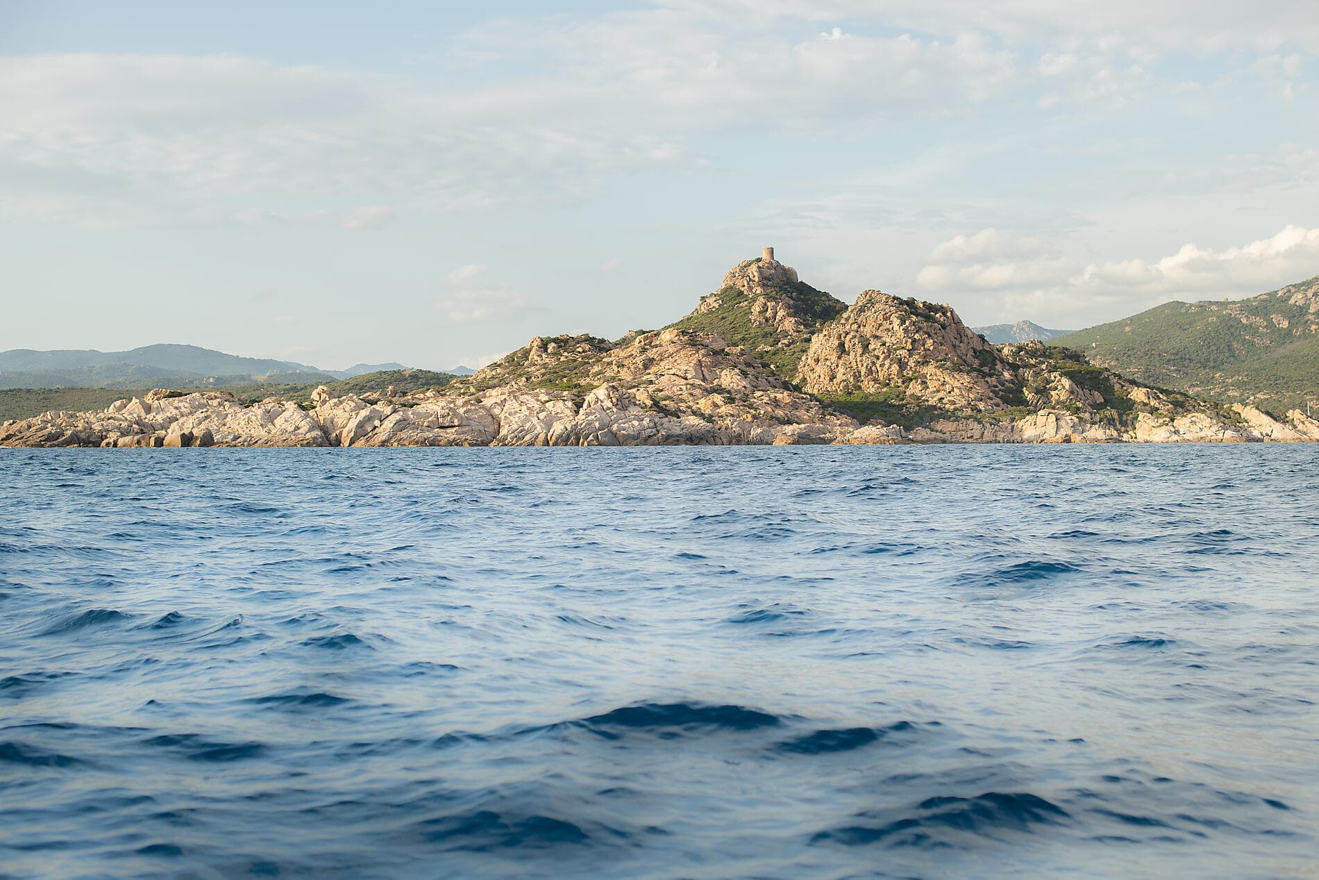 Rivages corses sous les voiles du Ponant 