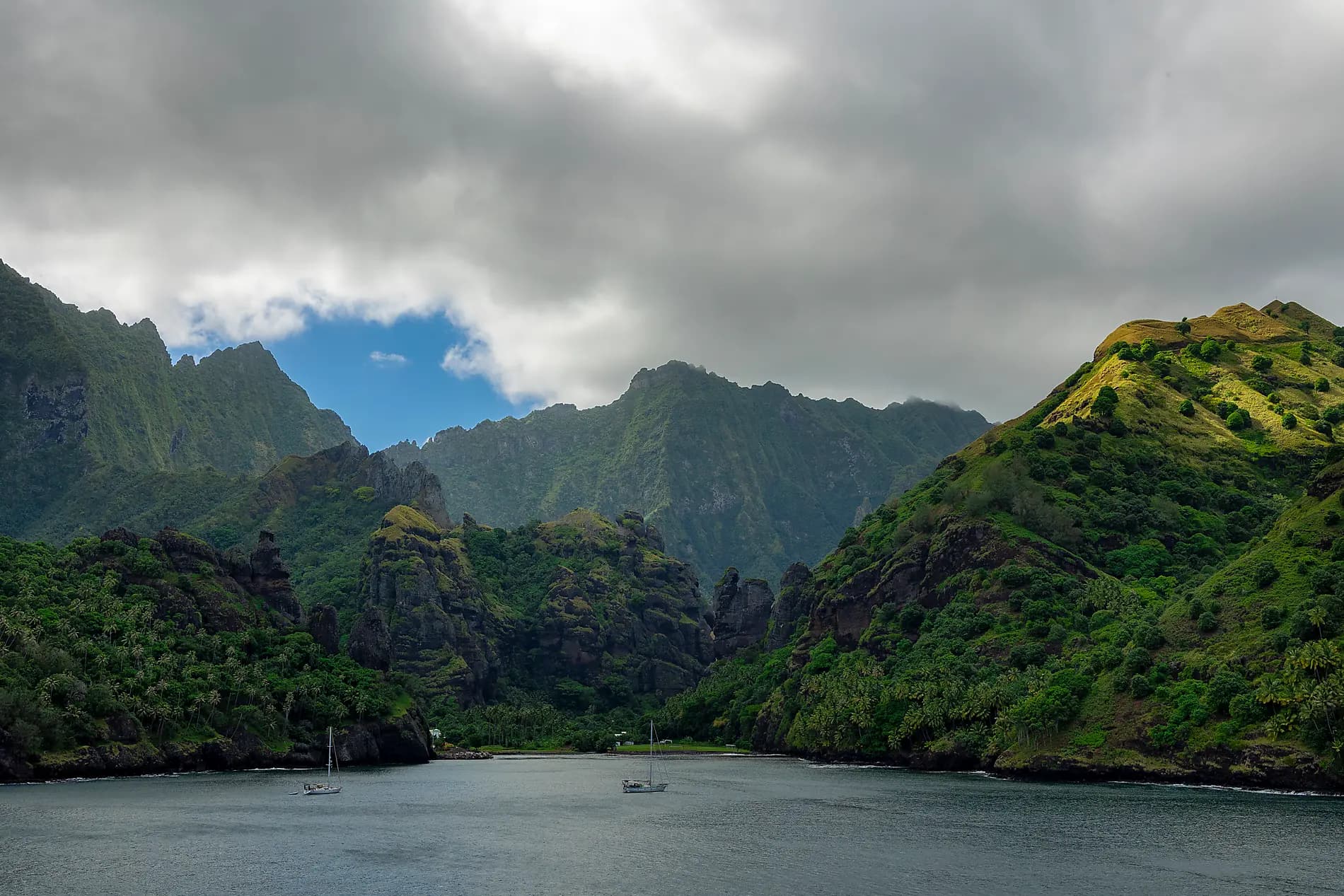 Marquises, Tuamotu et îles de la Société