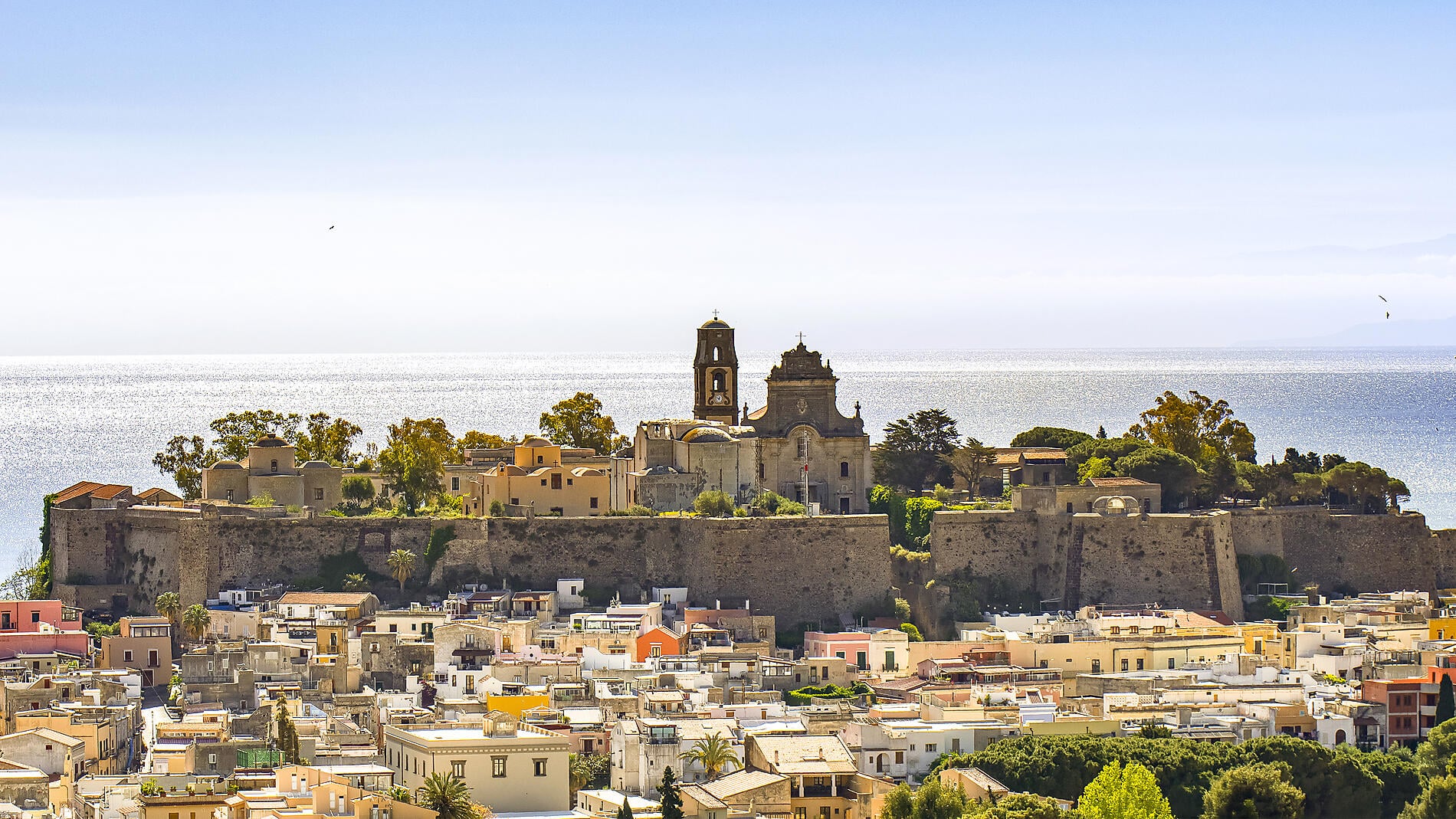 Cités historiques et rivages méditerranéens