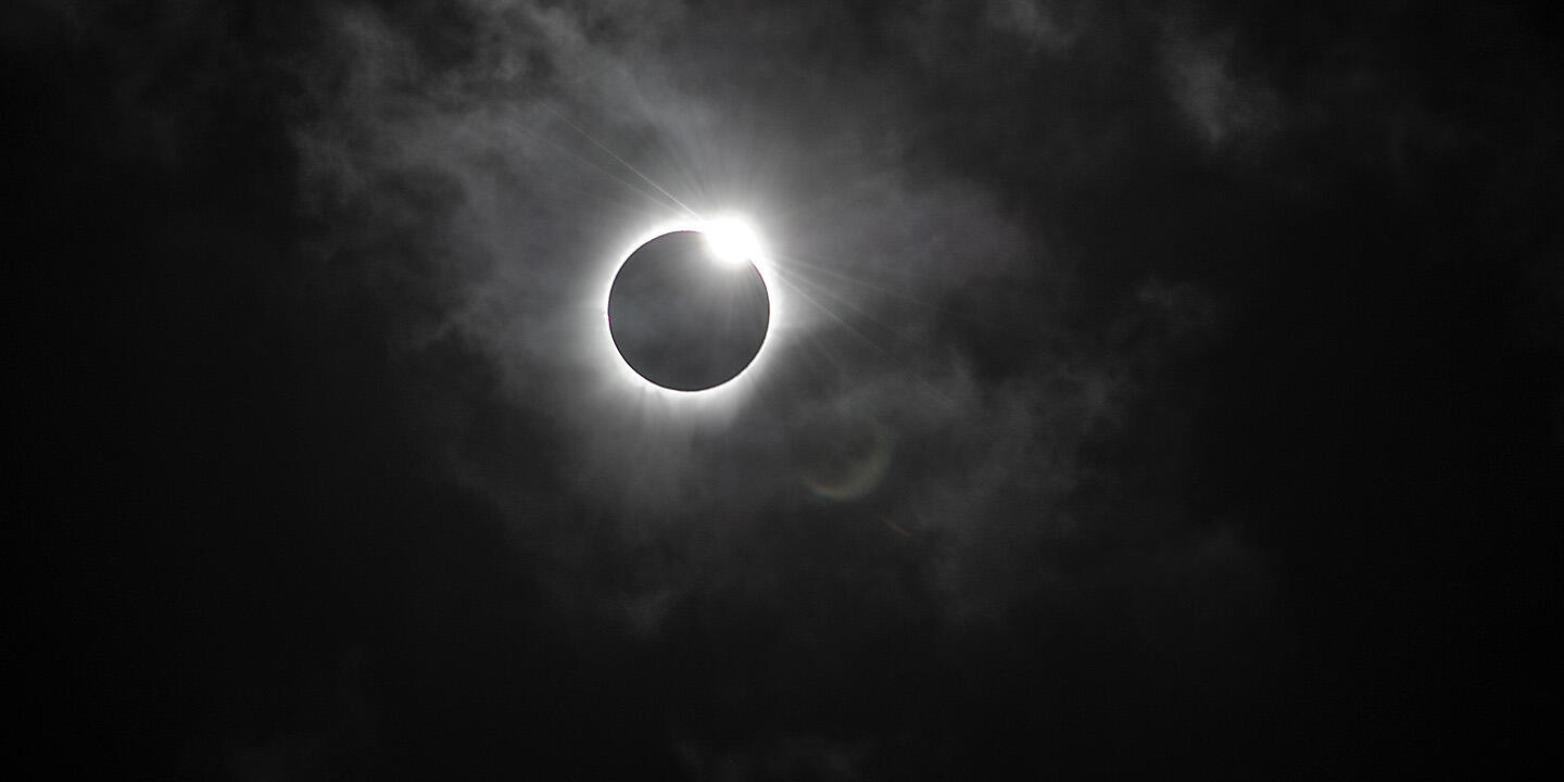 Éclipse solaire totale de l'Islande à l'Irlande Éclipse solaire totale de l'Islande à l'Irlande
