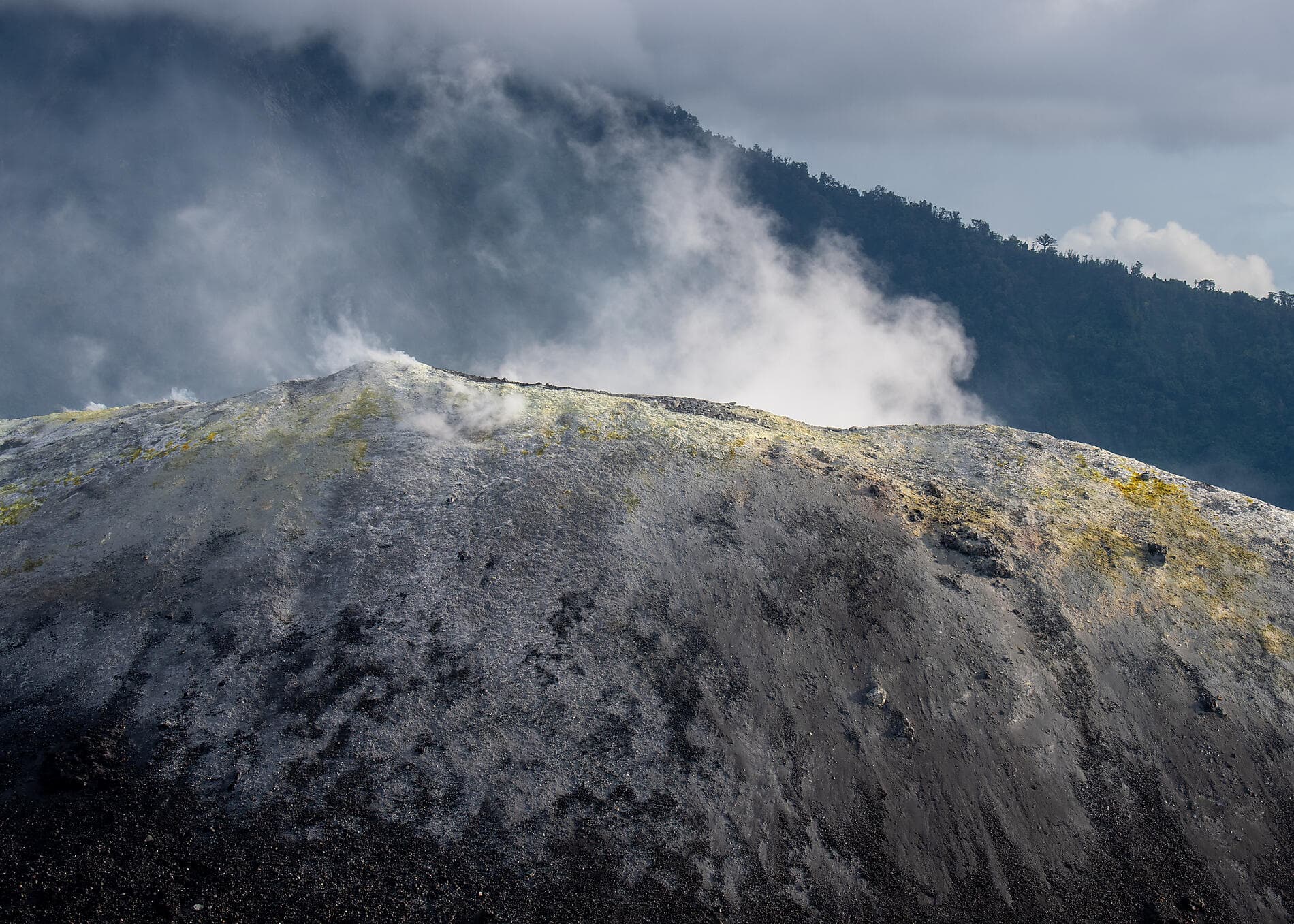 De temples en volcans : l’âme indonésienne