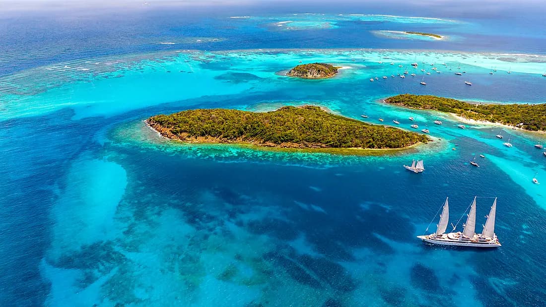 Les îles du Vent à fleur d'eau