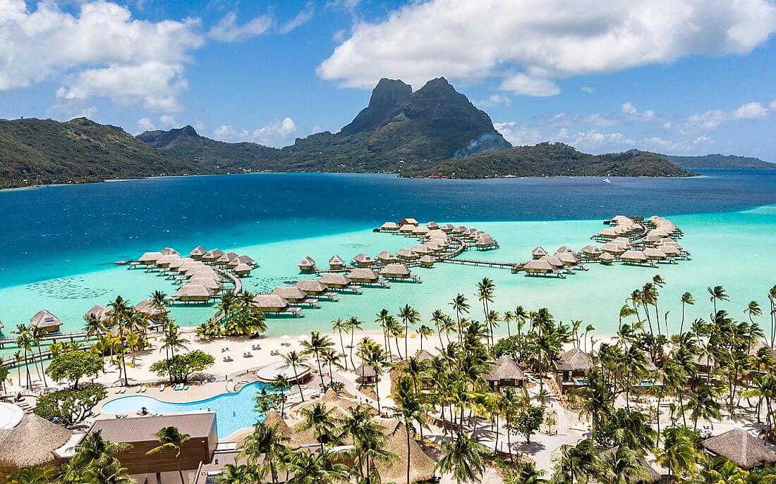 Séjour détente au Le Bora Bora by Pearl Resorts et Tahiti (3 nuits)